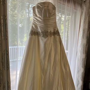 Oleg Cassini Ivory Wedding Dress